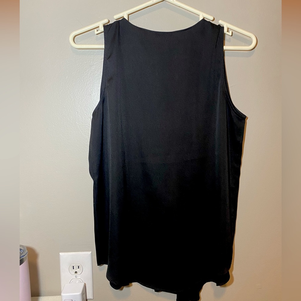 Ann Taylor sleeveless blouse - GREAT CONDITION - Picture 6 of 9